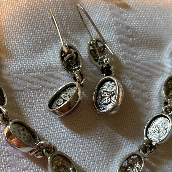 Stunning Vintage Avon Silverplate and Amethyst Lariat Necklace & Earrings - Picture 3 of 4